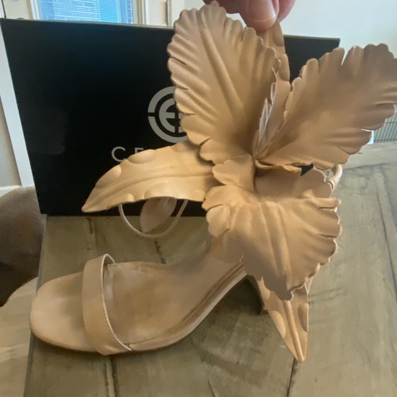 Cecilia New York Hibiscus Sandal - Natural sz 6 - Picture 7 of 10